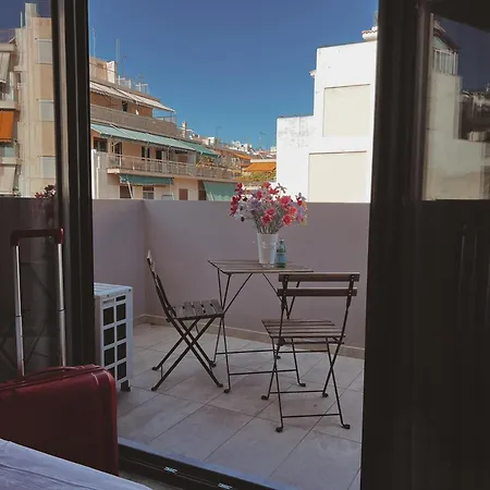 Cozy In Zografou, Close To Hospitals Apartment *